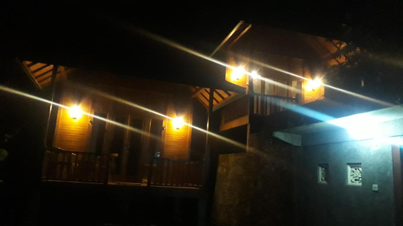 Uma D'Nyuh Homestay Singaraja Kültér fotó