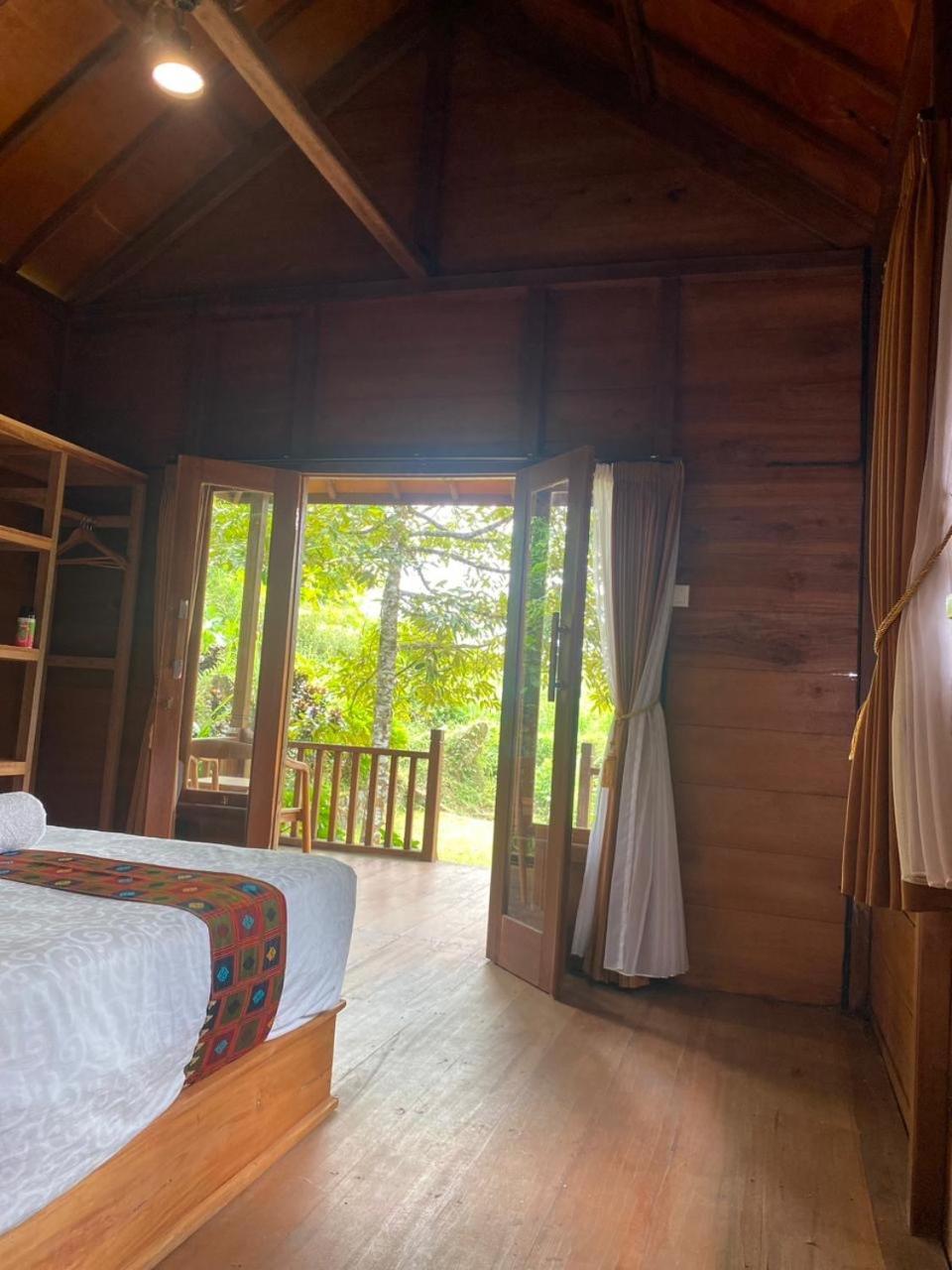Uma D'Nyuh Homestay Singaraja Kültér fotó